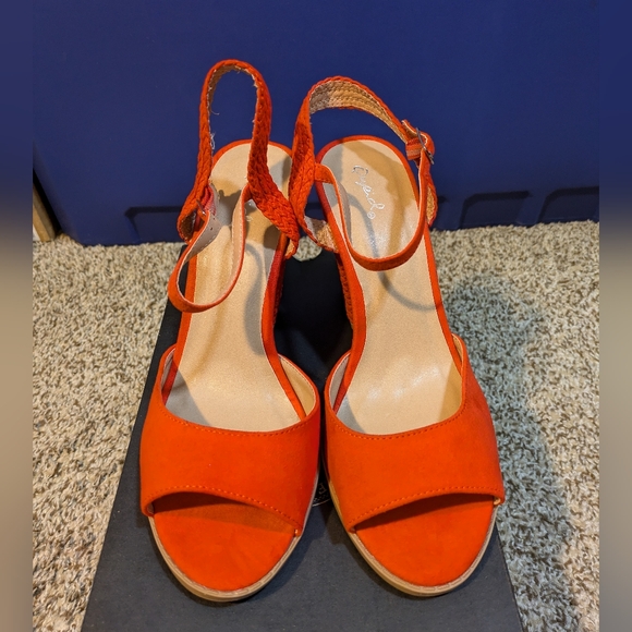 Burnt Orange Heels Size 9/ EUR 40 - Picture 1 of 3